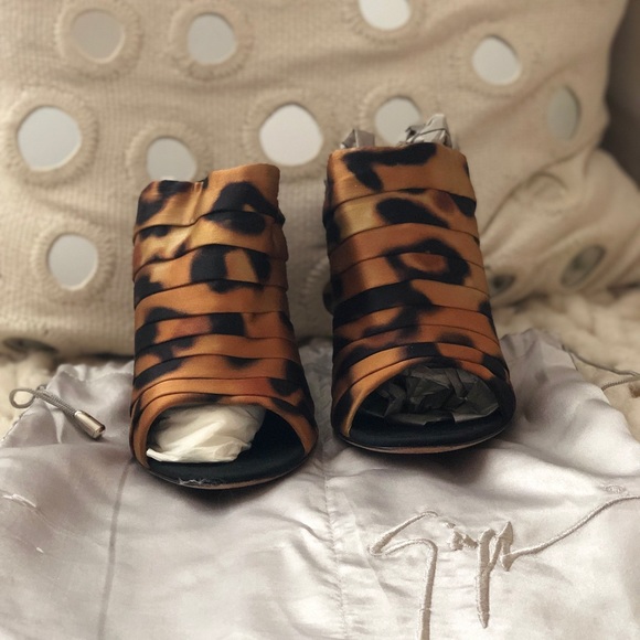 Sz 40 Giuseppe Zanotti Silk Leopard Print Slides - Picture 2 of 5